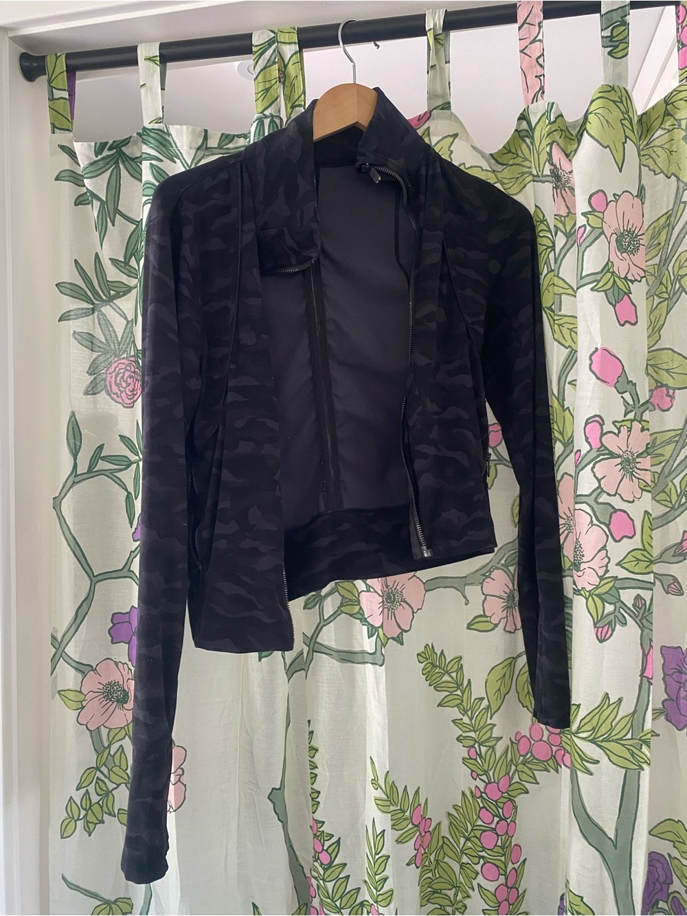 LuLulemon lm Camouflage Zip-Up Jacket - Picture 4 of 9